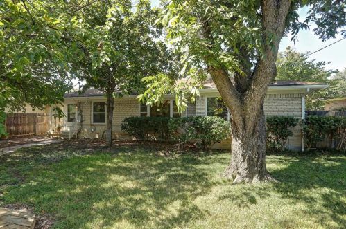 4633 Selkirk Dr, Fort Worth TX  76109-5243 exterior