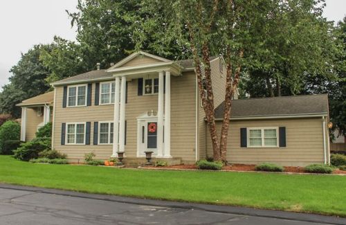 19 Hanley Farm Rd, Warren, RI 02885-4376