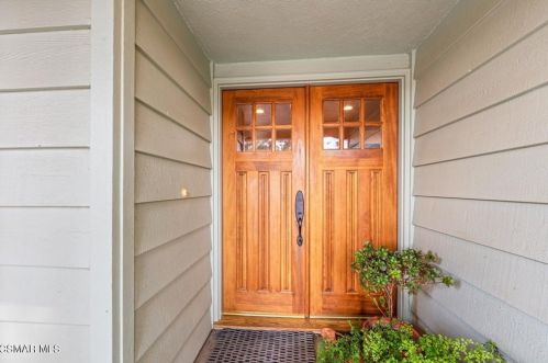 3535 Lathrop Ave, Simi Valley, CA 93063-1118