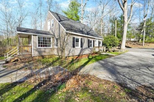 35 Philo Curtis Rd, Sandy Hook CT  06482-1220 exterior