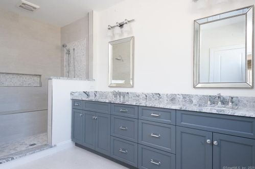 6 Arbor Xing, East Lyme, CT 06333-1171