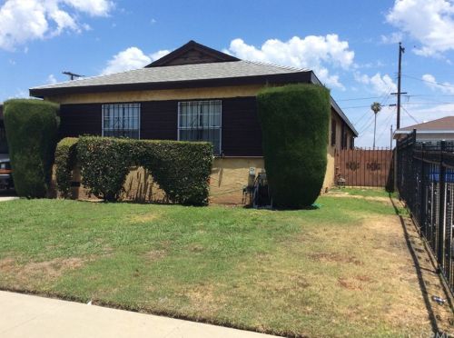 812 Albertson Ave, Compton, CA 90220-1439