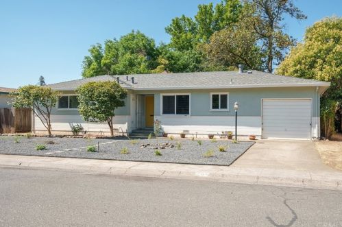 709 Douglas Ln, Chico, CA 95926-2931