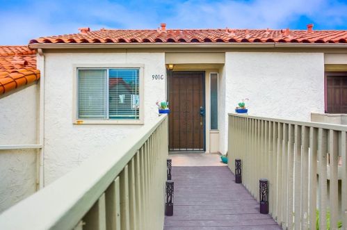 901 Caminito Estrada, Carlsbad, CA 92011-2408