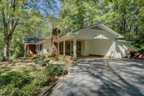 218 Forest Ave, Landrum, SC 29356-9401