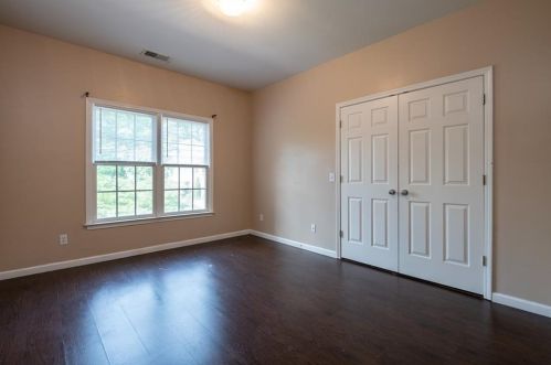 275 Lawrence Pl, Atlanta GA  30349-1068 exterior