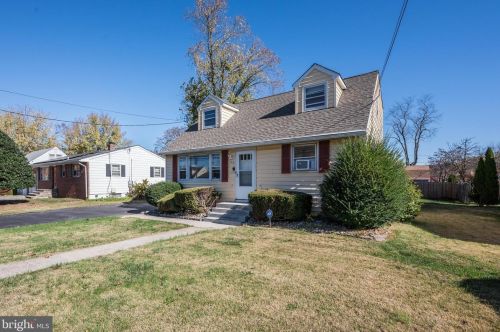 196 Klockner Rd, Trenton, NJ 08619-2863