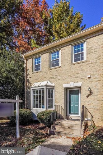 5510 Dam View Ct, Springfield VA  22015-1817 exterior