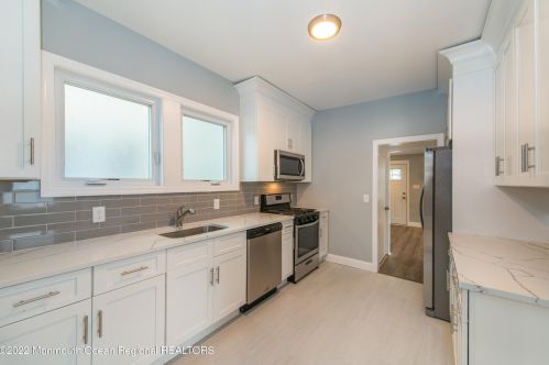 1545 Asbury Ave, Tinton Falls NJ 07712-6102 exterior