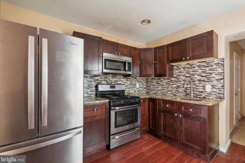 2229 Hancock St, Philadelphia PA  19133-3719 exterior