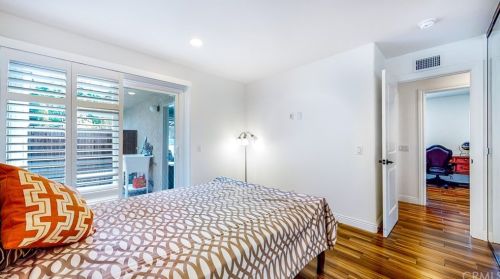 5255 Thorn Tree Ln, Irvine CA  92612-2346 exterior