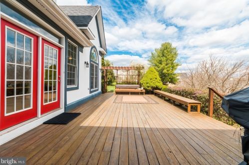 168 Meadow Ridge Dr, Shepherdstown WV  25443-4037 exterior