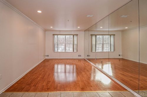 87 Prestwick Way, Edison NJ  08820-4684 exterior
