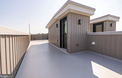 2302 Gordon St, Philadelphia PA 19132-4631 exterior