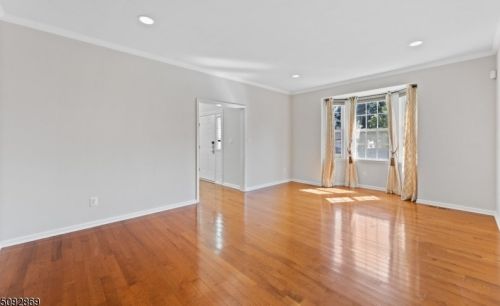 53 Winding Way, Princeton NJ  08540-8809 exterior