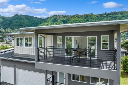 3033 Manoa Rd, Honolulu HI  96822-1503 exterior