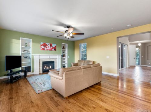 26605 Peakview Dr, Aurora CO 80016-6108 exterior