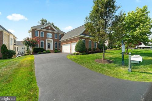 18353 Mid Ocean Pl, Leesburg, VA 20176-7477