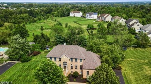 41 Vail Ln, Flemington, NJ 08822-3453