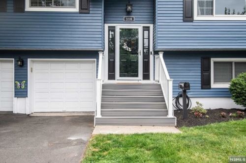 118 Hillside Ave, Hasbrouck Heights, NJ 07604-2706