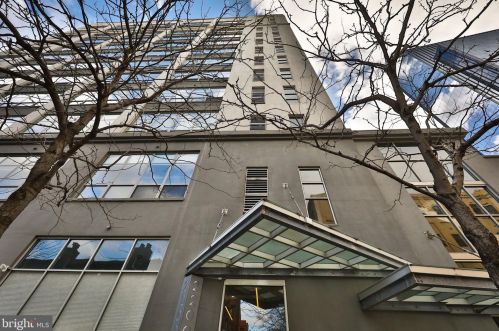 2200 Arch St, Philadelphia PA  19103-1330 exterior