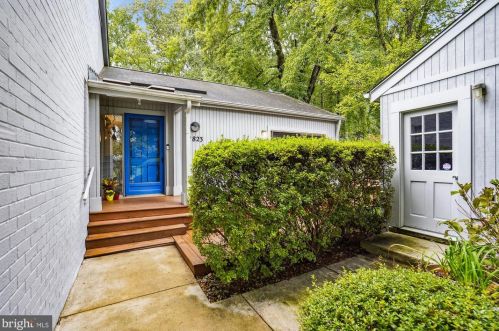 11823 Blue Spruce Rd, Herndon, VA 20191-4244
