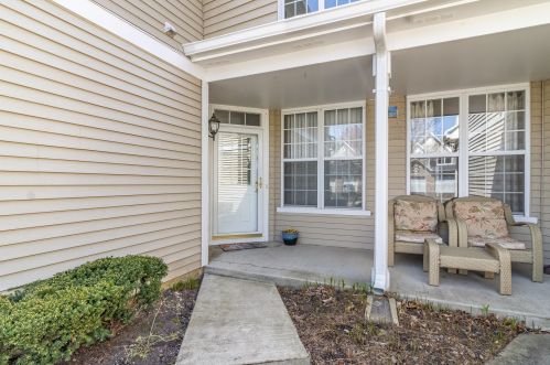 1044 Sheridan Cir, Naperville, IL 60563-4216