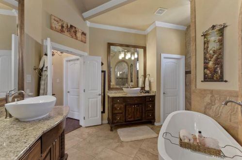 7662 Ben Day Murrin Rd, Fort Worth TX  76126-9384 exterior