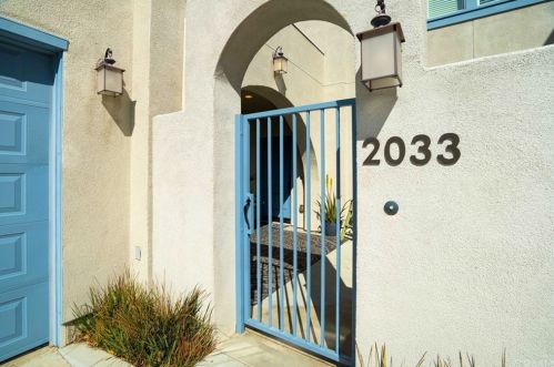 2033 Orange Olive Rd, Orange, CA 92865-3326