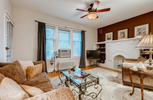 1354 Rosemont Ave, Chicago, IL 60660-1338