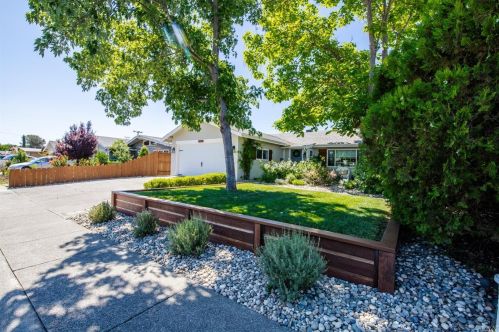 199 Deodara St, Vacaville, CA 95688-2709