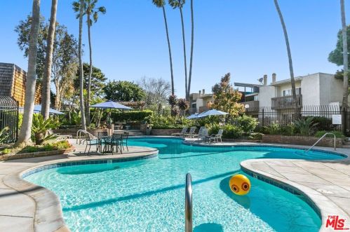 16641 Algonquin St, Huntington Beach CA  92649-3270 exterior