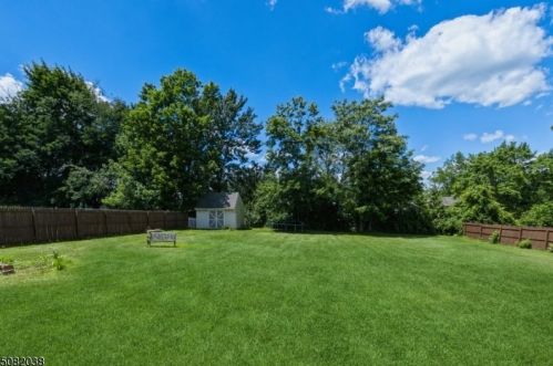 31 Peace Rd, Dover NJ  07869-1021 exterior