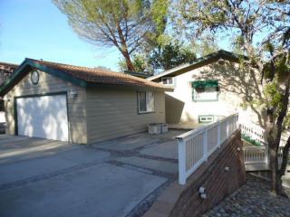 2678 Pine Ridge Rd, Lake Nacimiento, CA 93426-9627