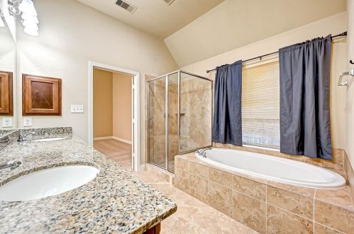 1813 Callaway Cove Ct, Richmond TX 77471-6664 exterior