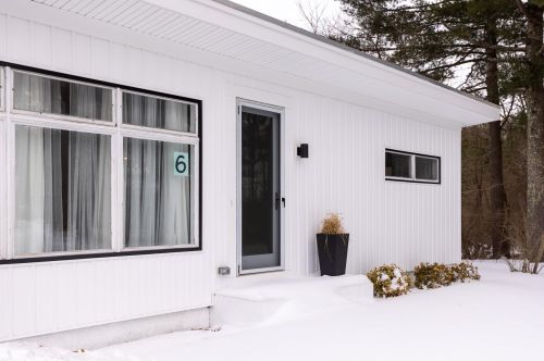 6 James St, Dover, NH 03820-4514