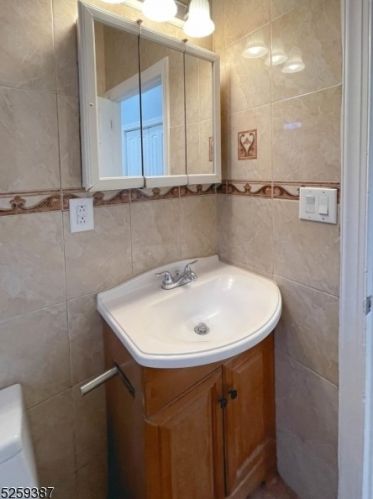 399 Riv St, Paterson NJ 07502-1012 exterior