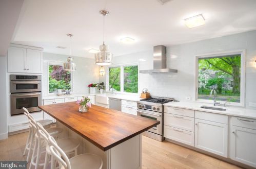 17 Leavitt Ln, Princeton NJ  08540-3921 exterior