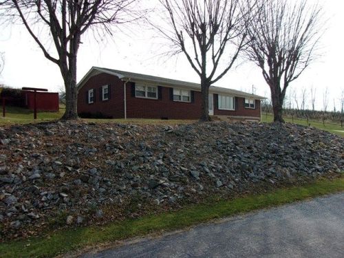 44 Grange Hall Rd, Troutdale, VA 24378-2022