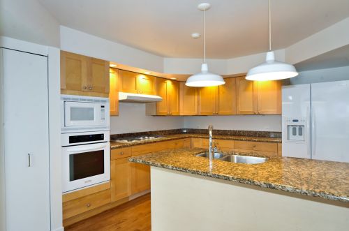 1823 Sedgwick St, Chicago, IL 60614-5305