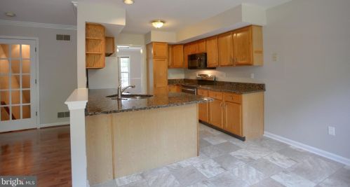 9 Mill Pond Dr, Lancaster PA  17603-7412 exterior