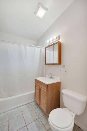 212 Delaware St, Hobart IN  46342-4111 exterior