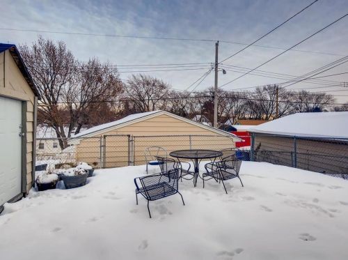1052 Dl St, Saint Paul MN  55117-5606 exterior