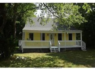 80 Sandra Lee Ln, Tiverton, RI 02878-2776
