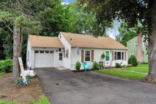 654 Pomeroy Ave, Meriden, CT 06450-9205