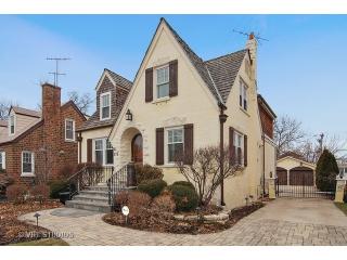 576 Selborne Rd, North Riverside, IL 60546-1669