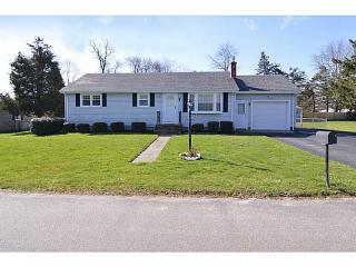 39 Saxony Ave, Tiverton, RI 02878-2713