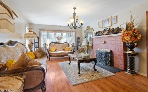 37 Stanford Ave, Town Center, NJ 07052-2015