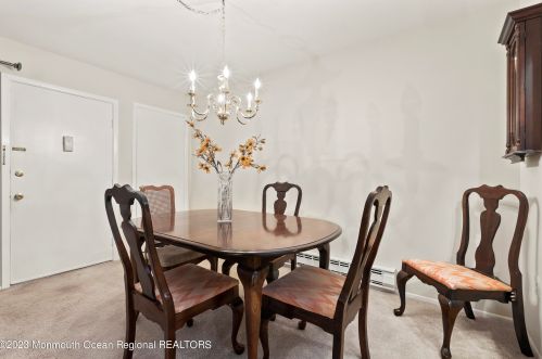 39 Lexington Ct, Tinton Falls NJ 07701-5472 exterior