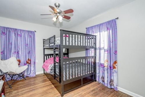 649 Lorrain St, Angleton TX 77515-3409 exterior